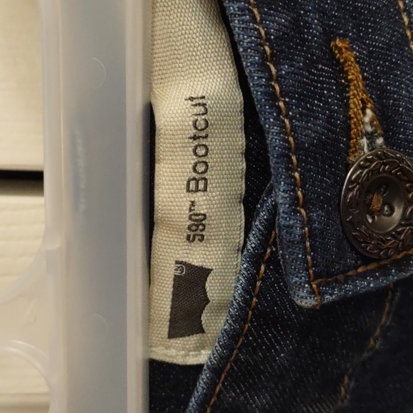 Levi's 590 Bootcut 18W Dark Wash Denim Womens Jeans. Excellent Condition! - Picture 4 of 13